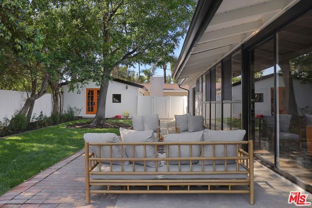 20330 Bryant Street, Winnetka (los Angeles), CA 91306