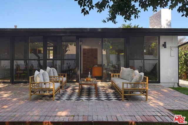 20330 Bryant Street, Winnetka (los Angeles), CA 91306