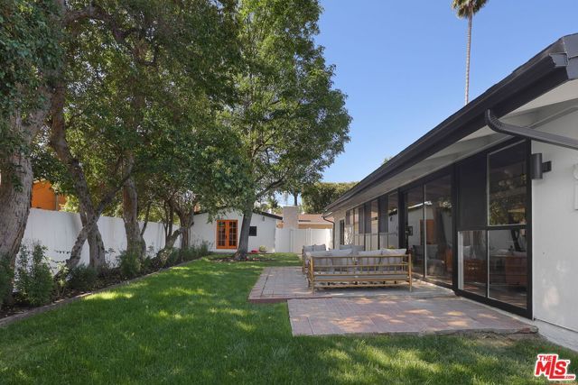 20330 Bryant Street, Winnetka (los Angeles), CA 91306