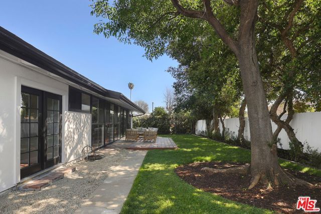 20330 Bryant Street, Winnetka (los Angeles), CA 91306