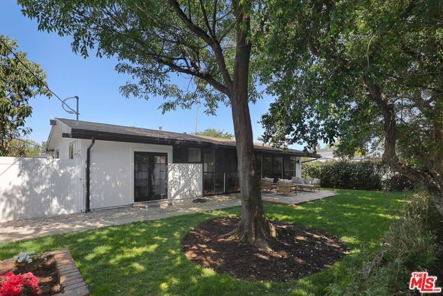 20330 Bryant Street, Winnetka (los Angeles), CA 91306