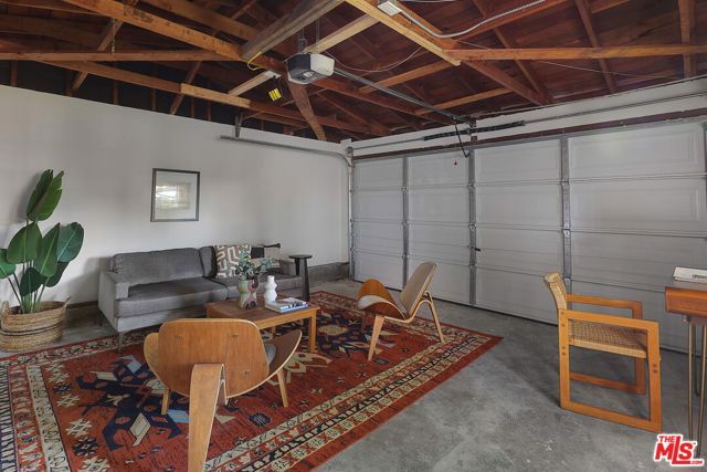 20330 Bryant Street, Winnetka (los Angeles), CA 91306