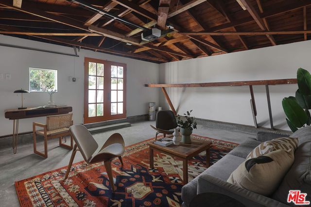 20330 Bryant Street, Winnetka (los Angeles), CA 91306