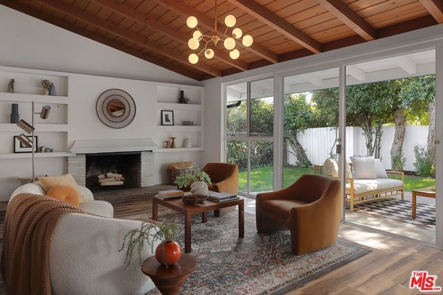 20330 Bryant Street, Winnetka (los Angeles), CA 91306