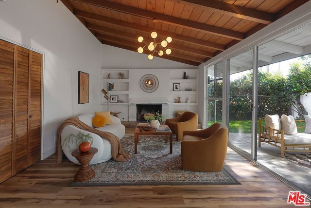 20330 Bryant Street, Winnetka (los Angeles), CA 91306