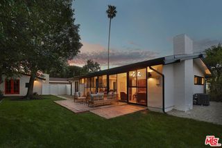 20330 Bryant Street, Winnetka (los Angeles), CA 91306