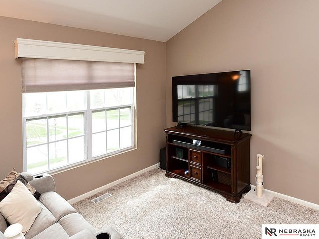 11214 Hanover Street, Omaha, NE 68142