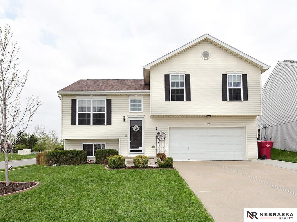 11214 Hanover Street, Omaha, NE 68142
