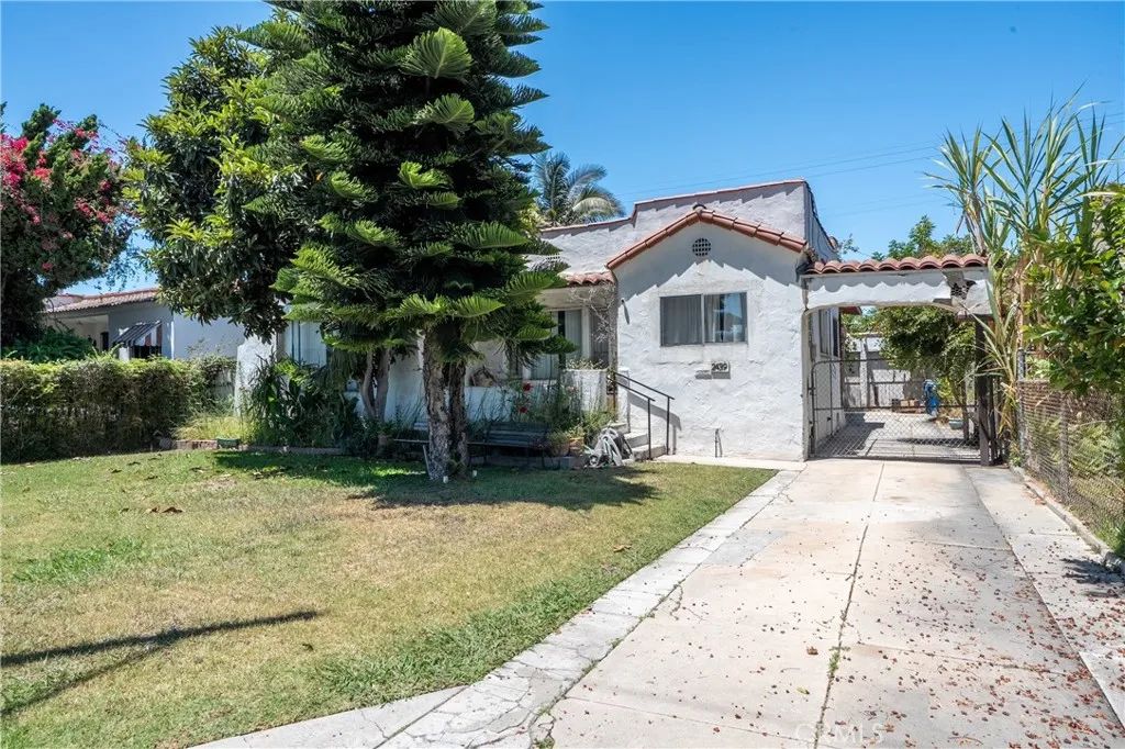 2439 California Street, Walnut Park, CA 90255