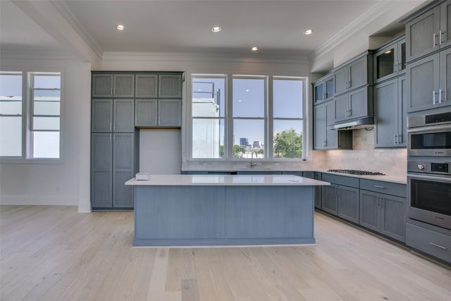 215 Carroll Street, Fort Worth, TX 76107