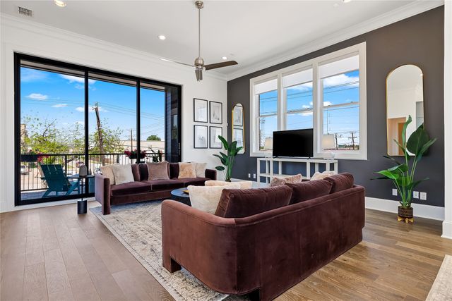 215 Carroll Street, Fort Worth, TX 76107
