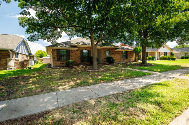 7305 Ridgeview Drive, Rowlett, TX 75089