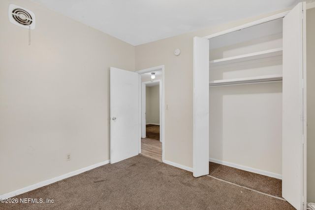 1640 CHATEAU Drive, Jacksonville, FL 32221