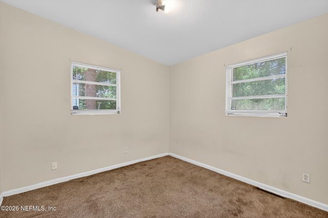 1640 CHATEAU Drive, Jacksonville, FL 32221