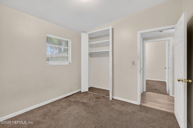 1640 CHATEAU Drive, Jacksonville, FL 32221