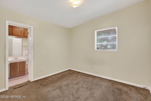 1640 CHATEAU Drive, Jacksonville, FL 32221