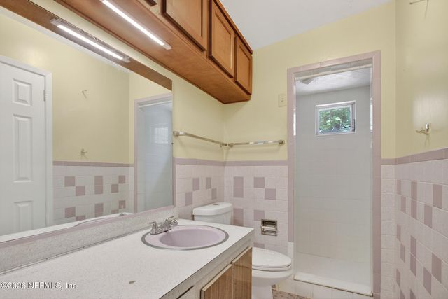 1640 CHATEAU Drive, Jacksonville, FL 32221