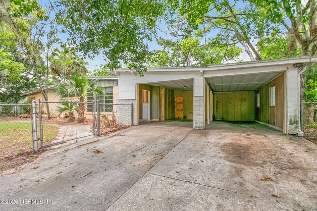 1640 CHATEAU Drive, Jacksonville, FL 32221