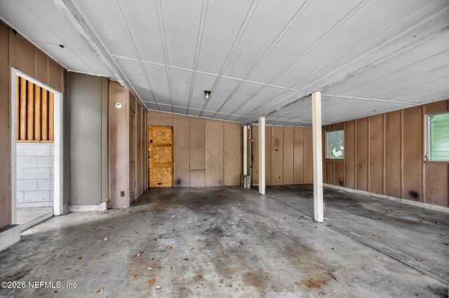 1640 CHATEAU Drive, Jacksonville, FL 32221