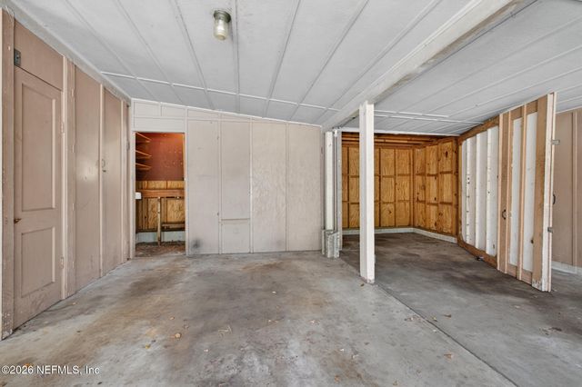 1640 CHATEAU Drive, Jacksonville, FL 32221