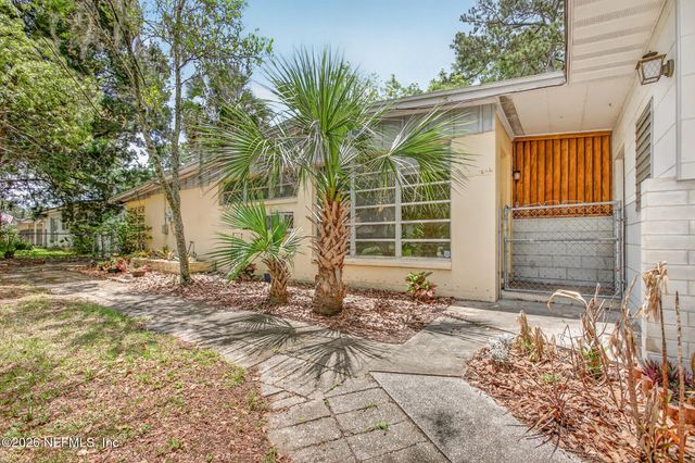 1640 CHATEAU Drive, Jacksonville, FL 32221