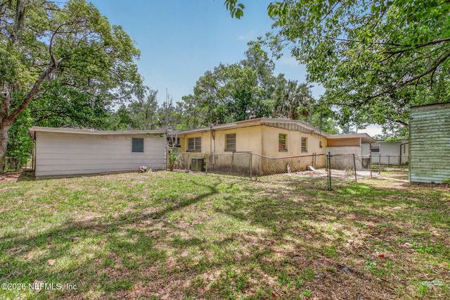 1640 CHATEAU Drive, Jacksonville, FL 32221