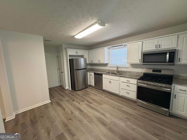 229 Pebble Creek Drive, Mcdonough, GA 30253