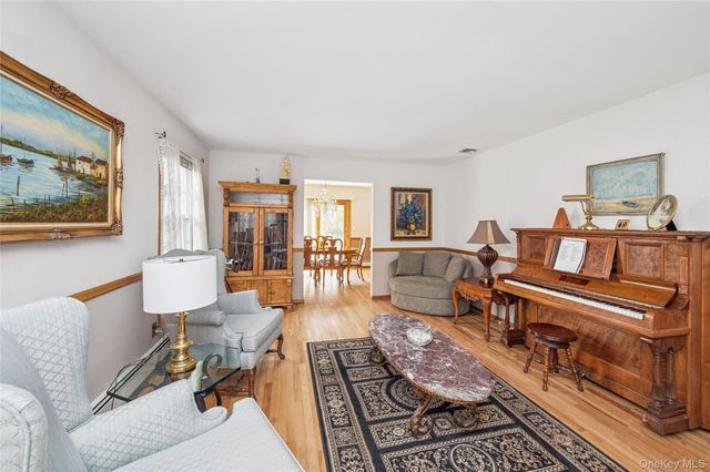 12 Briarwood Court, Head Of The Harbor, NY 11780