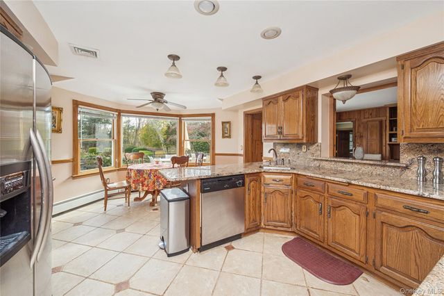 12 Briarwood Court, Head Of The Harbor, NY 11780