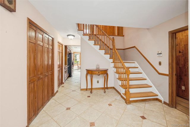 12 Briarwood Court, Head Of The Harbor, NY 11780