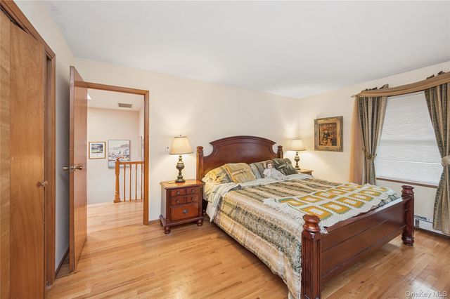 12 Briarwood Court, Head Of The Harbor, NY 11780