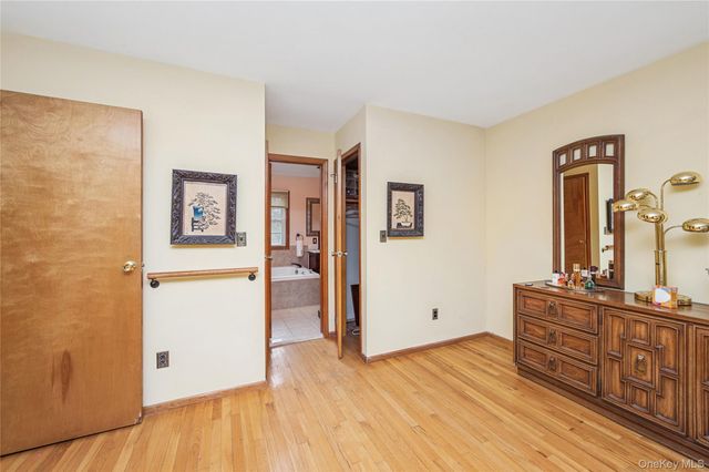 12 Briarwood Court, Head Of The Harbor, NY 11780