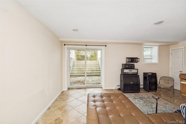 12 Briarwood Court, Head Of The Harbor, NY 11780