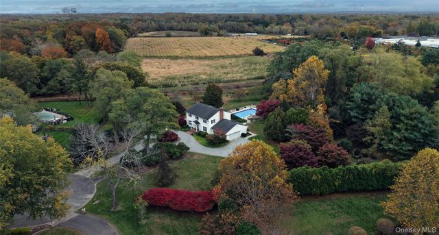 12 Briarwood Court, Head Of The Harbor, NY 11780