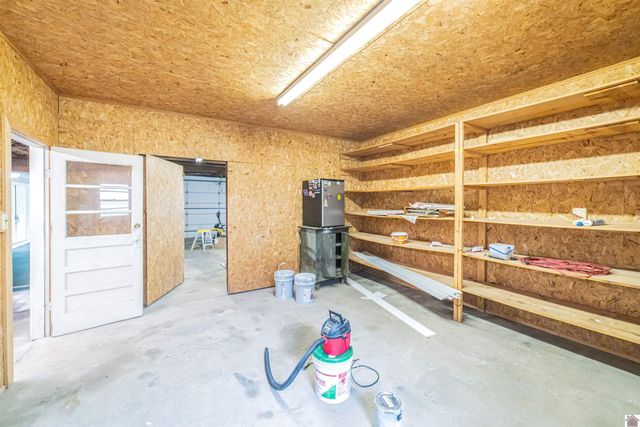 43 W 2nd Avenue, Calvert City, KY 42029