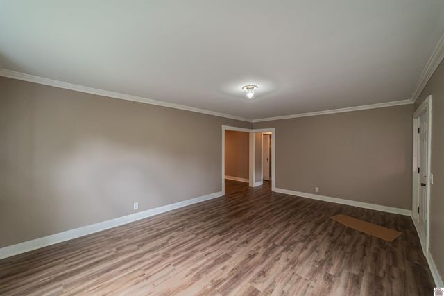 43 W 2nd Avenue, Calvert City, KY 42029