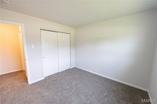 6903 Singingwood Lane, Oakville, MO 63129