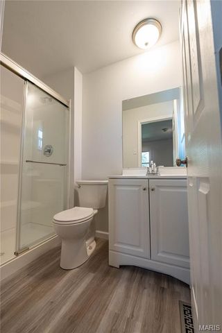 6903 Singingwood Lane, Oakville, MO 63129