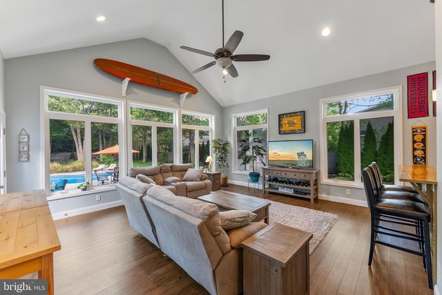 11 LAUREL RIDGE RD, Ocean View, NJ 08230