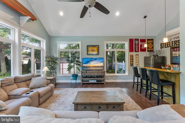 11 LAUREL RIDGE RD, Ocean View, NJ 08230