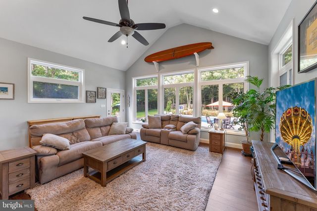 11 LAUREL RIDGE RD, Ocean View, NJ 08230