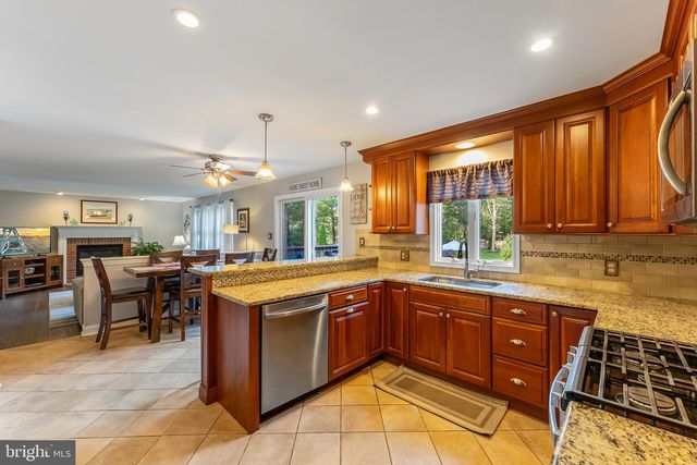 11 LAUREL RIDGE RD, Ocean View, NJ 08230