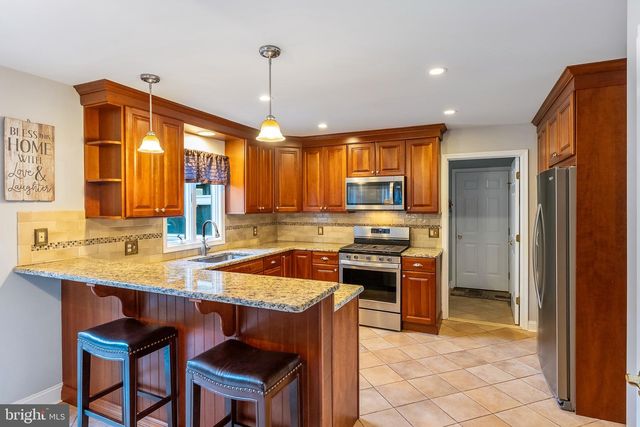 11 LAUREL RIDGE RD, Ocean View, NJ 08230