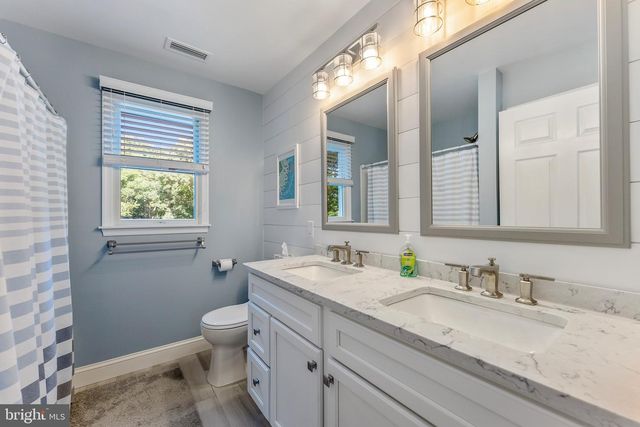 11 LAUREL RIDGE RD, Ocean View, NJ 08230