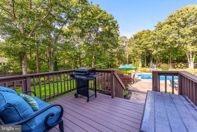 11 LAUREL RIDGE RD, Ocean View, NJ 08230