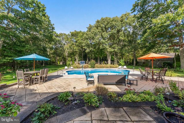 11 LAUREL RIDGE RD, Ocean View, NJ 08230