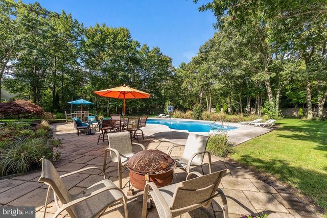 11 LAUREL RIDGE RD, Ocean View, NJ 08230