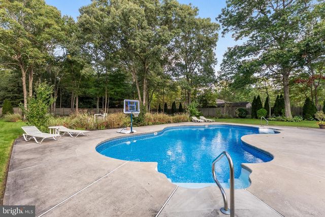 11 LAUREL RIDGE RD, Ocean View, NJ 08230