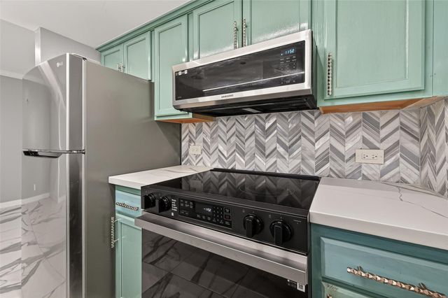 3525 Sage Road 1305, Houston, TX 77056