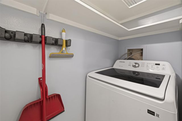 3525 Sage Road 1305, Houston, TX 77056